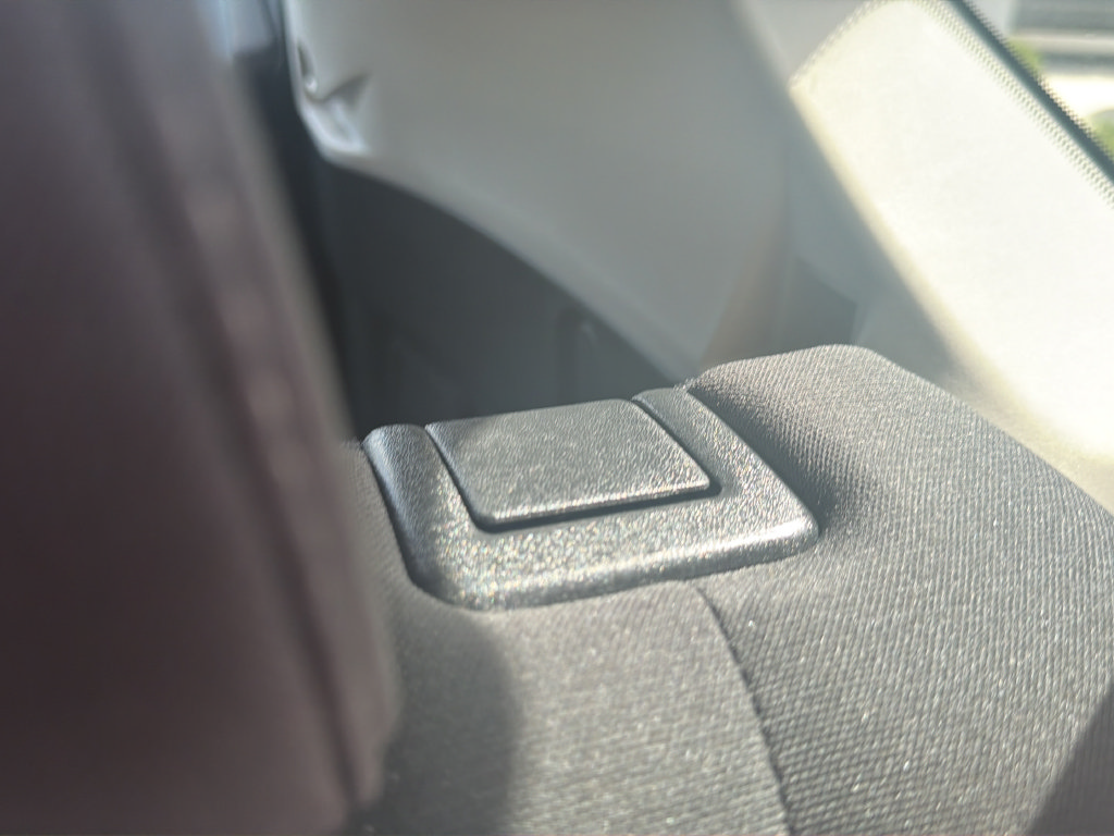 Certified 2025 Nissan Rogue S FWD image 27
