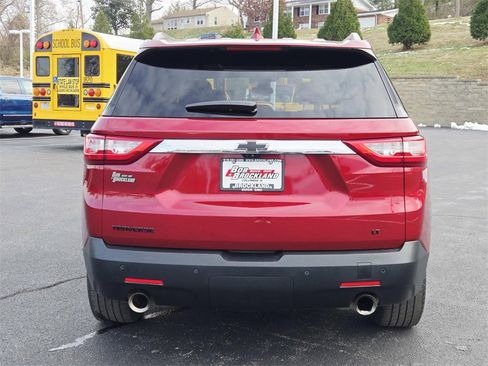 Used 2018 Chevrolet Traverse LT image 4