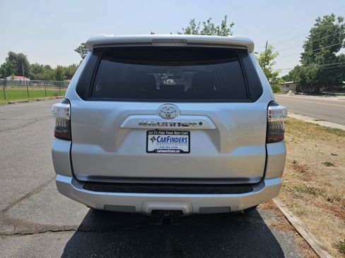 Used 2016 Toyota 4Runner SR5 AWD/4WD image 4