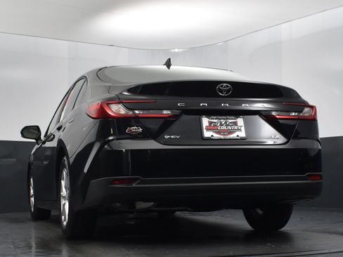 Used 2025 Toyota Camry LE image 38