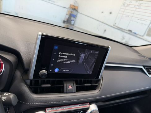 Used 2025 Toyota RAV4 XLE image 21