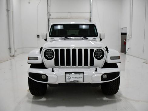 Used 2022 Jeep Wrangler Unlimited Sahara image 2