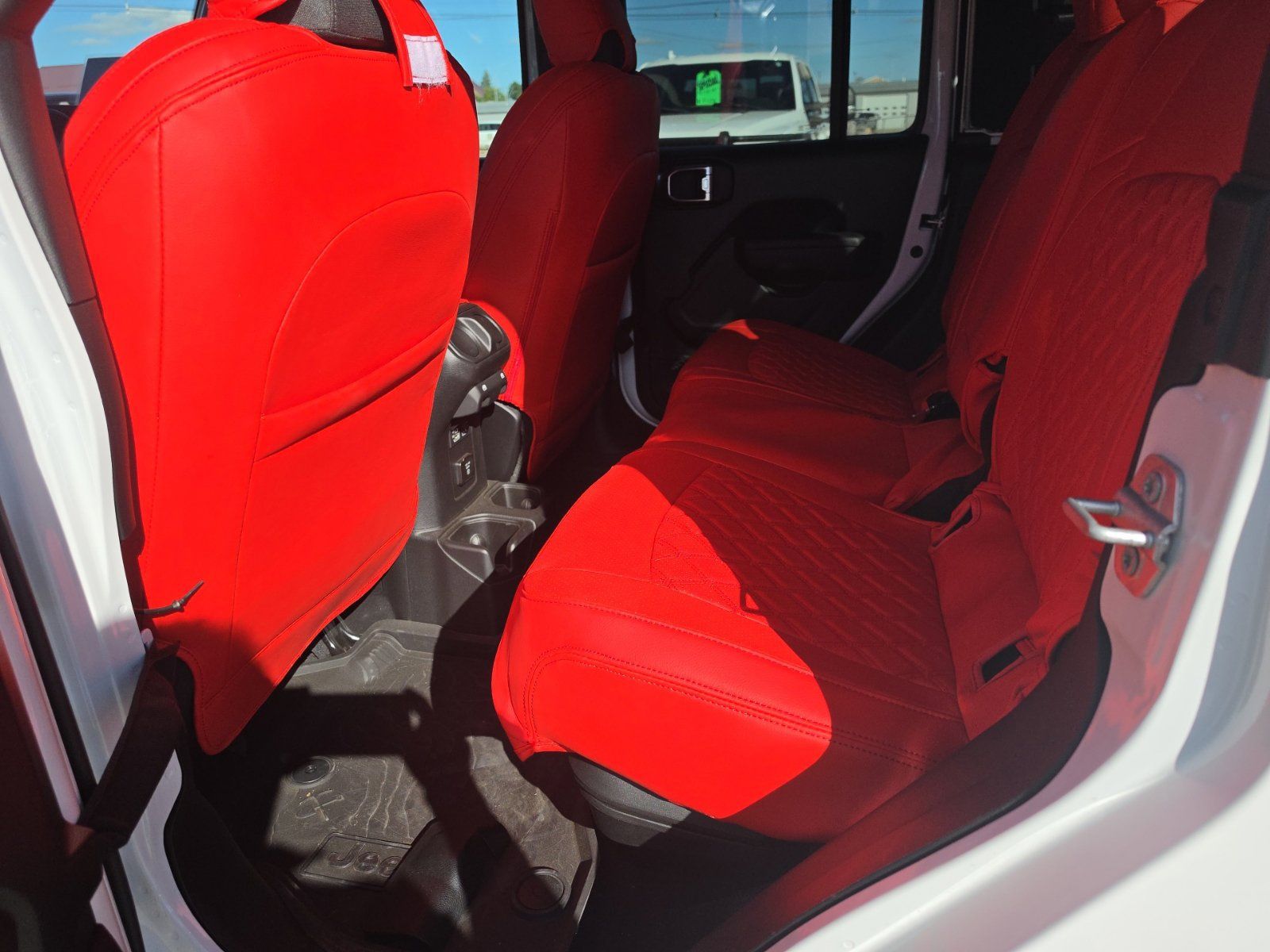 Used 2024 Jeep Gladiator Sport AWD/4WD image 16