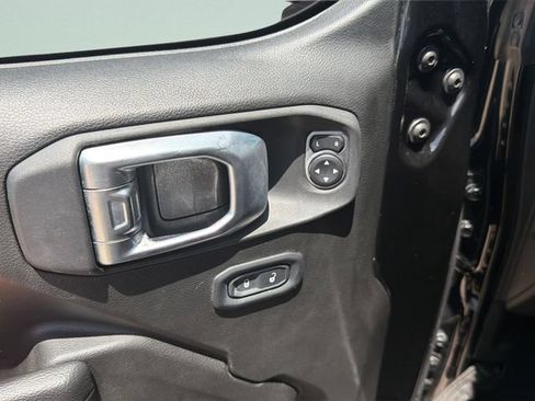 Used 2022 Jeep Gladiator Rubicon w/ Cold Weather Group AWD/4WD image 19