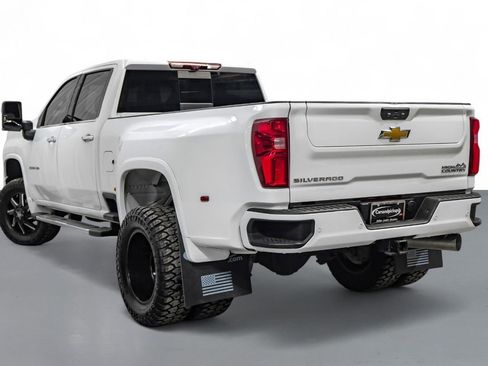 Used 2022 Chevrolet Silverado 3500 High Country image 9