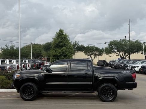 Used 2023 Toyota Tacoma SR AWD/4WD image 4