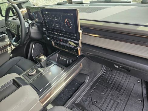 Used 2025 GMC Hummer EV 3X w/ Extreme Off-Road Package image 15