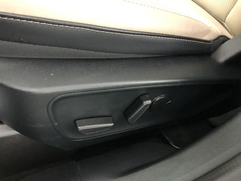 Used 2021 Ford Escape Titanium image 13