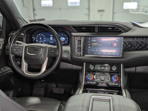 Used 2023 GMC Yukon XL Denali w/ Denali Reserve Package AWD/4WD image 5