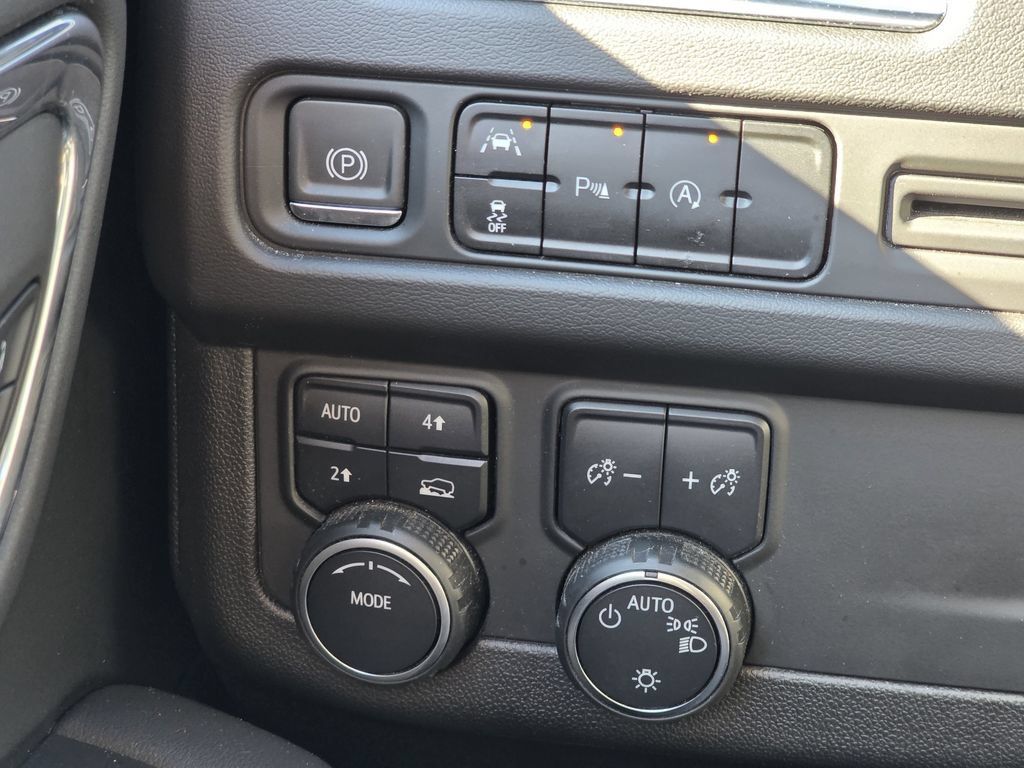 Used 2023 Chevrolet Suburban LS w/ Driver Alert Package AWD/4WD image 25