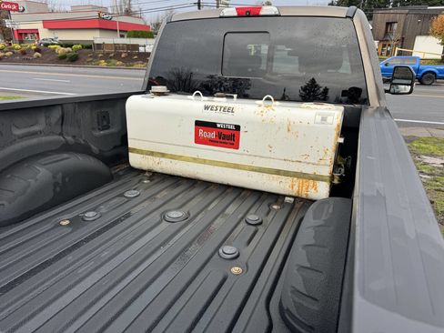 Used 2017 Ford F250 Lariat w/ Chrome Package image 10