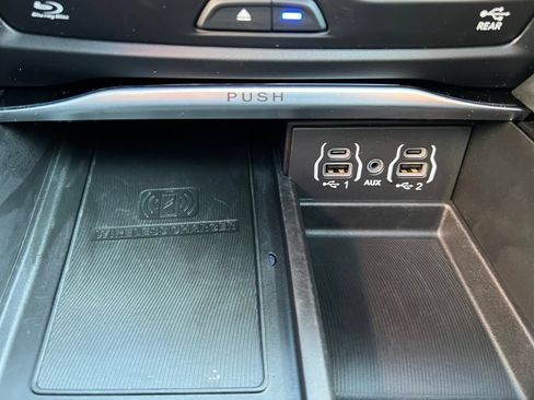 Used 2023 Chrysler Pacifica Pinnacle FWD image 53