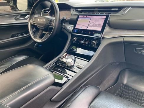 Certified 2022 Jeep Grand Cherokee L Overland w/ Luxury Tech Group IV image 7