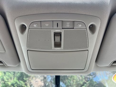 Used 2015 Nissan Rogue SL w/ SL Premium Package FWD image 12