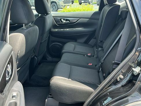 Used 2018 Nissan Rogue S AWD/4WD image 24