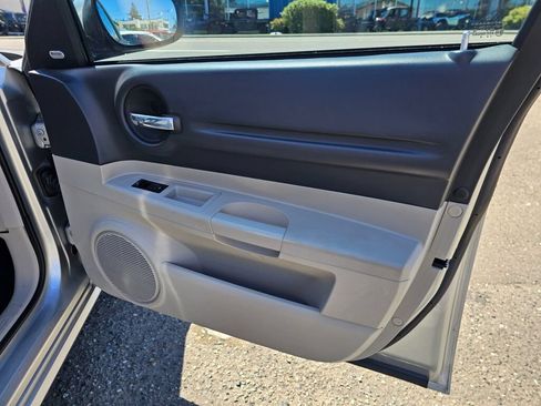 Used 2006 Dodge Magnum R/T RWD image 10