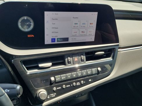 Used 2023 Lexus ES 250 w/ Premium Package AWD/4WD image 13