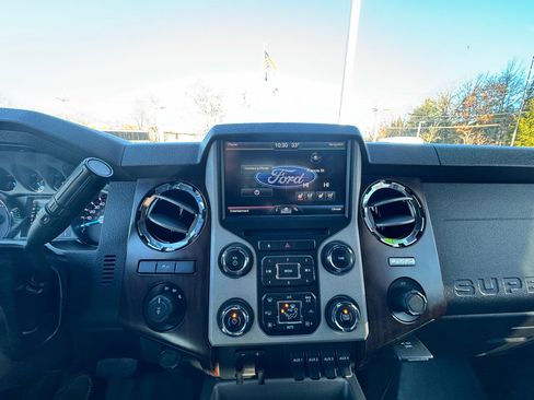 Used 2014 Ford F350 Lariat w/ Lariat Interior Package image 37