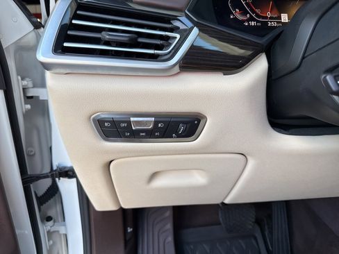 Used 2019 BMW X5 xDrive40i w/ Premium Package image 28