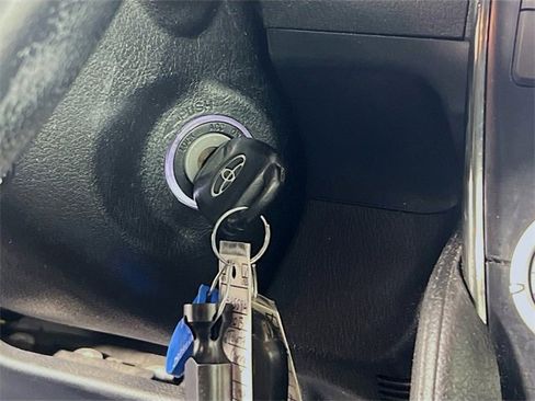 Used 2013 Toyota Camry SE image 18