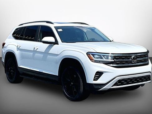 Used 2023 Volkswagen Atlas SE AWD/4WD image 2