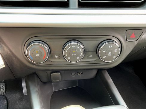 Used 2024 Chevrolet Trax LS w/ LS Convenience Package FWD image 15