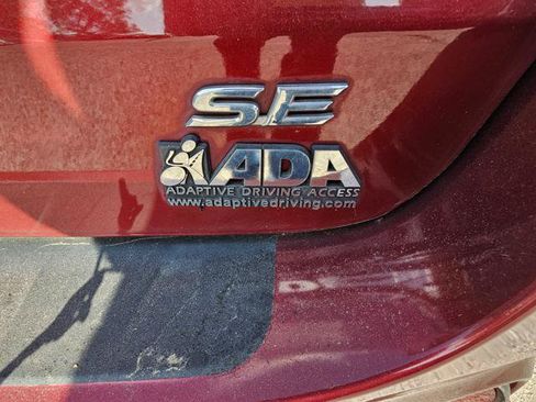 Used 2018 Toyota Sienna SE w/ SE Preferred Package FWD image 10