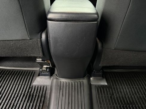 Used 2015 Toyota RAV4 LE image 32