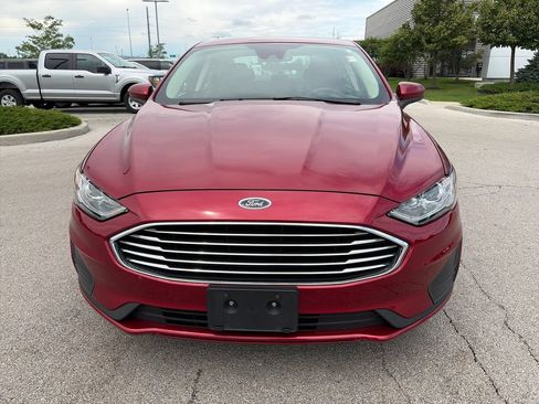 Used 2019 Ford Fusion SE FWD image 2