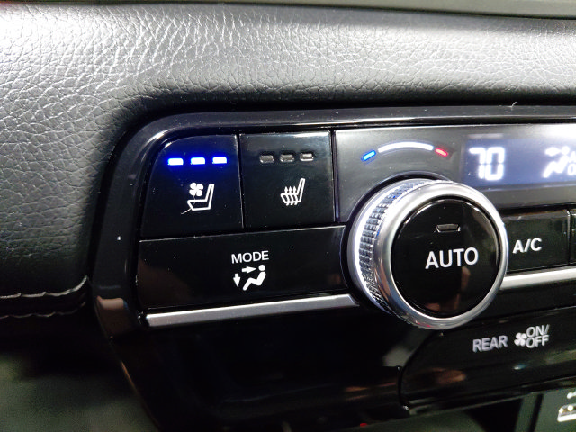 Used 2025 Honda Pilot Elite image 34