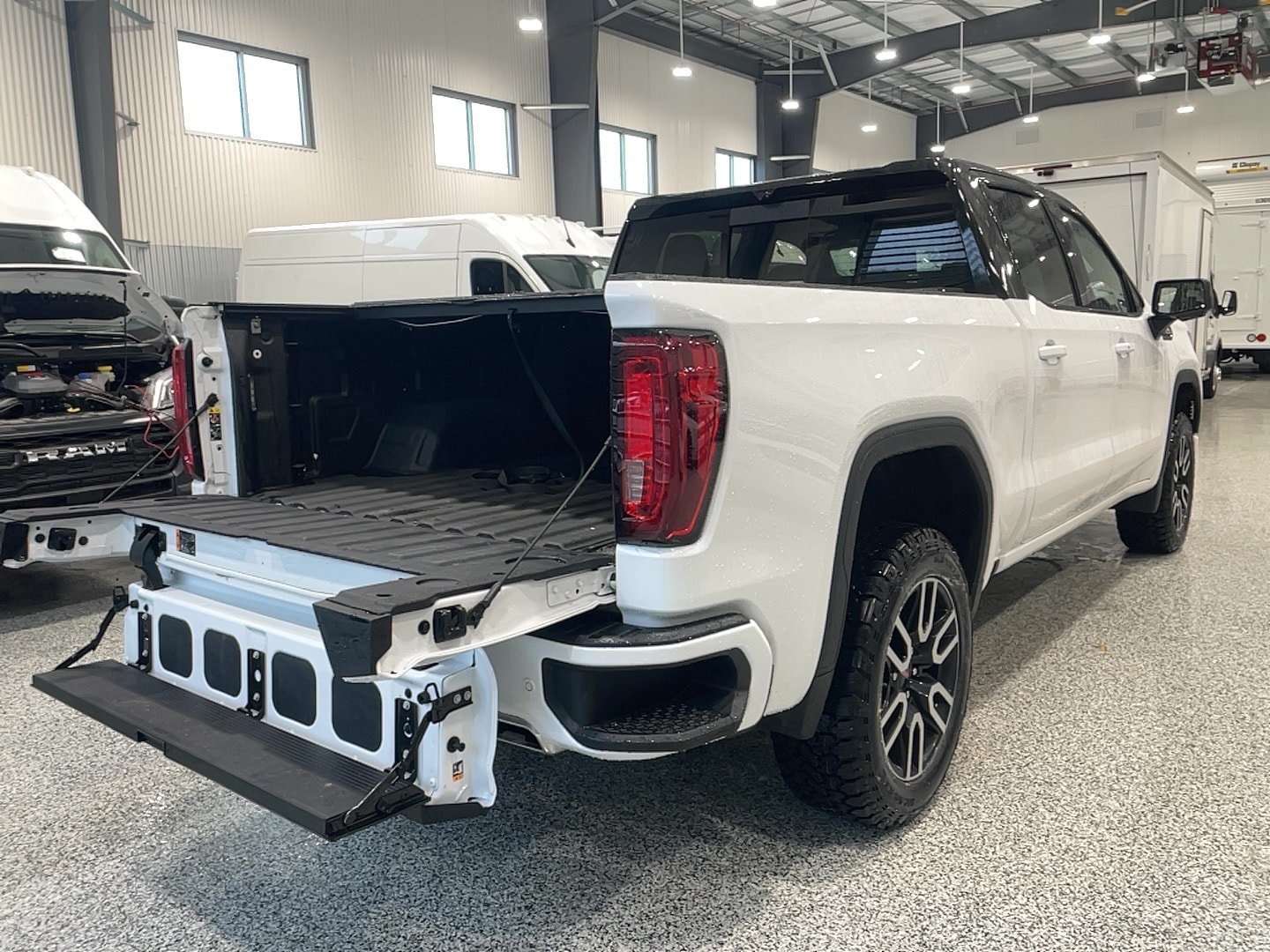 Used 2023 GMC Sierra 1500 AT4 w/ AT4 Premium Package AWD/4WD image 15