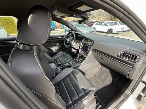 Used 2019 Volkswagen Golf R 4-Door image 22