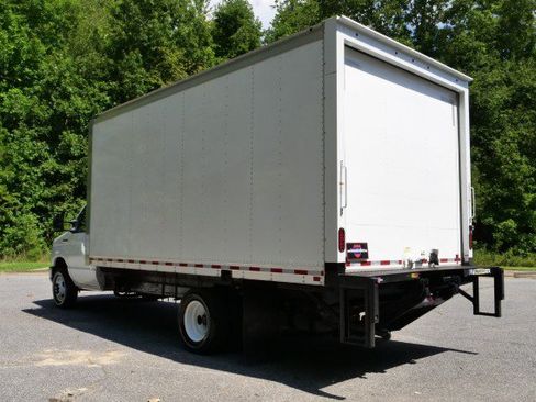 Used 2024 Ford E-450 and Econoline 450 Super Duty w/ Power Windows & Locks Group RWD image 7