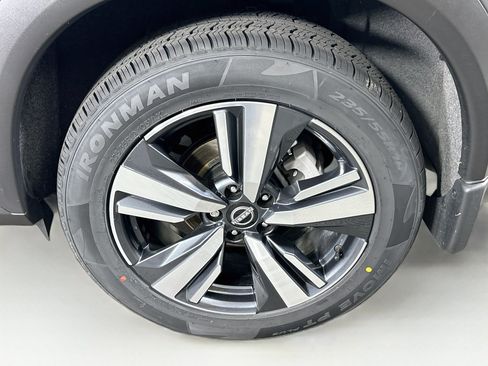 Used 2023 Nissan Rogue Platinum w/ Platinum Premium Package FWD image 11