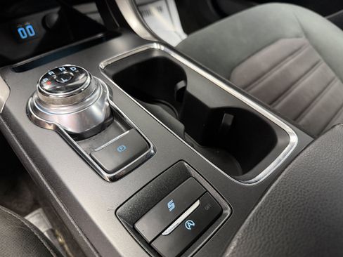 Used 2020 Ford Fusion SE FWD image 12