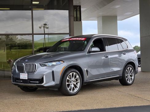 Used 2024 BMW X5 xDrive40i AWD/4WD image 1