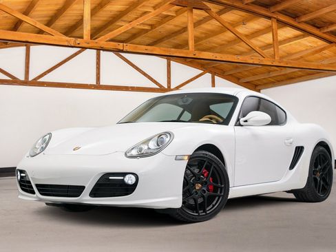 Used 2010 Porsche Cayman S image 1