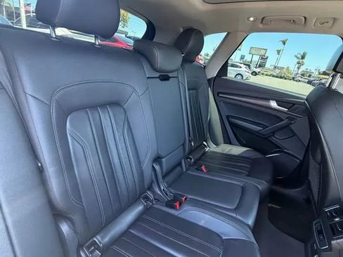 Used 2021 Audi Q5 2.0T Premium w/ Convenience Package AWD/4WD image 10
