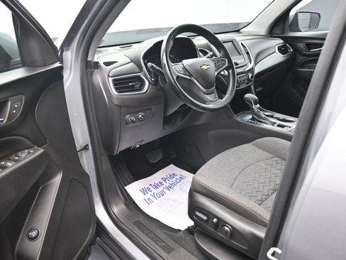 Used 2023 Chevrolet Equinox LT FWD image 9