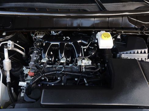 Used 2024 Nissan Pathfinder SV w/ Lighting Package (N92) FWD image 11