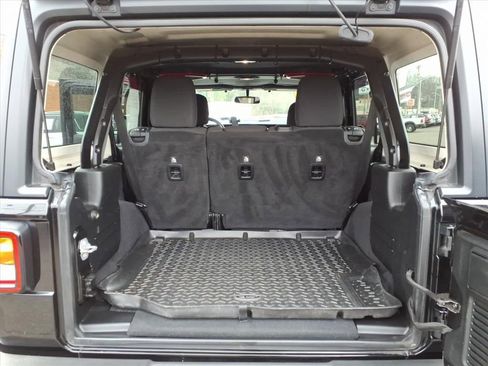 Used 2018 Jeep Wrangler Unlimited Sport S image 16