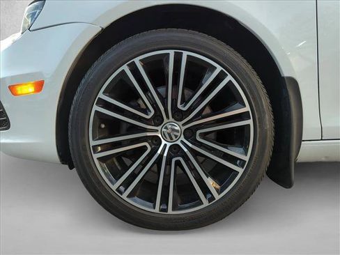 Used 2015 Volkswagen Eos Final Edition image 14