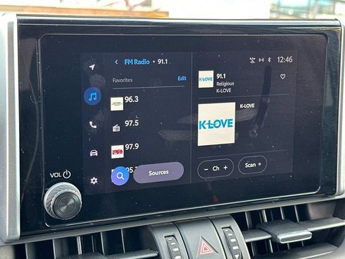 Used 2023 Toyota RAV4 XLE Premium image 26