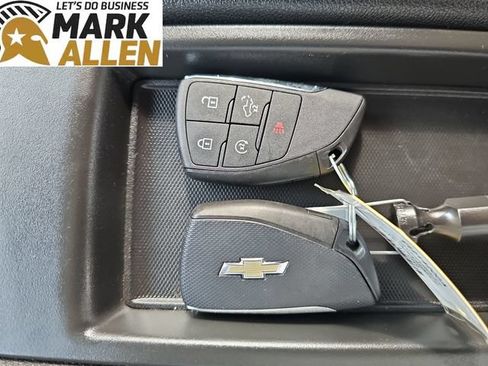 Used 2024 Chevrolet Silverado 1500 LT AWD/4WD image 35