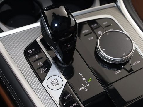 Used 2025 BMW 840i xDrive w/ M Sport Professional Package image 28