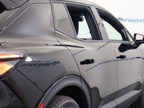 New 2026 Chevrolet Equinox EV LT image 6