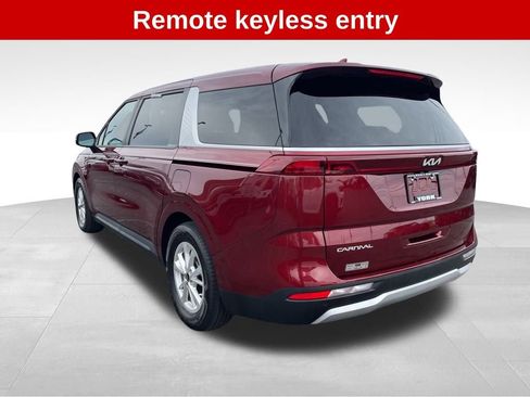Used 2024 Kia Carnival LX image 3