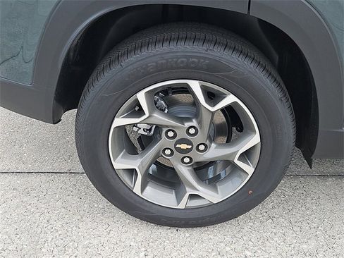 New 2026 Chevrolet Trax LT w/ Driver Confidence Package image 5