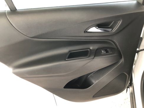 Used 2019 Chevrolet Equinox LT image 16