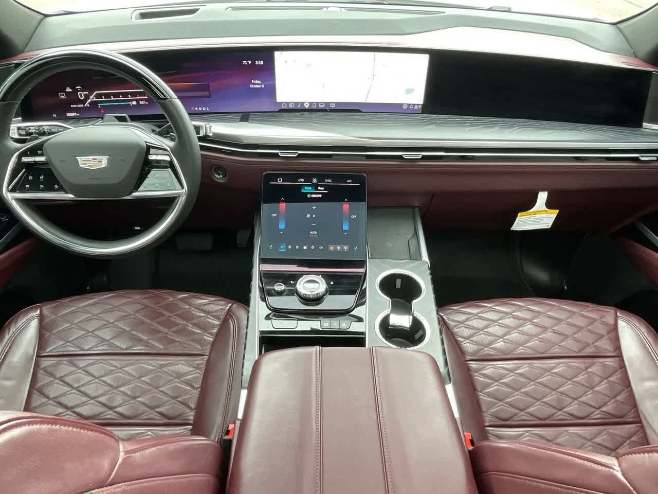 Certified 2025 Cadillac Escalade Premium Luxury w/ LPO, Floor Liner Package AWD/4WD image 28